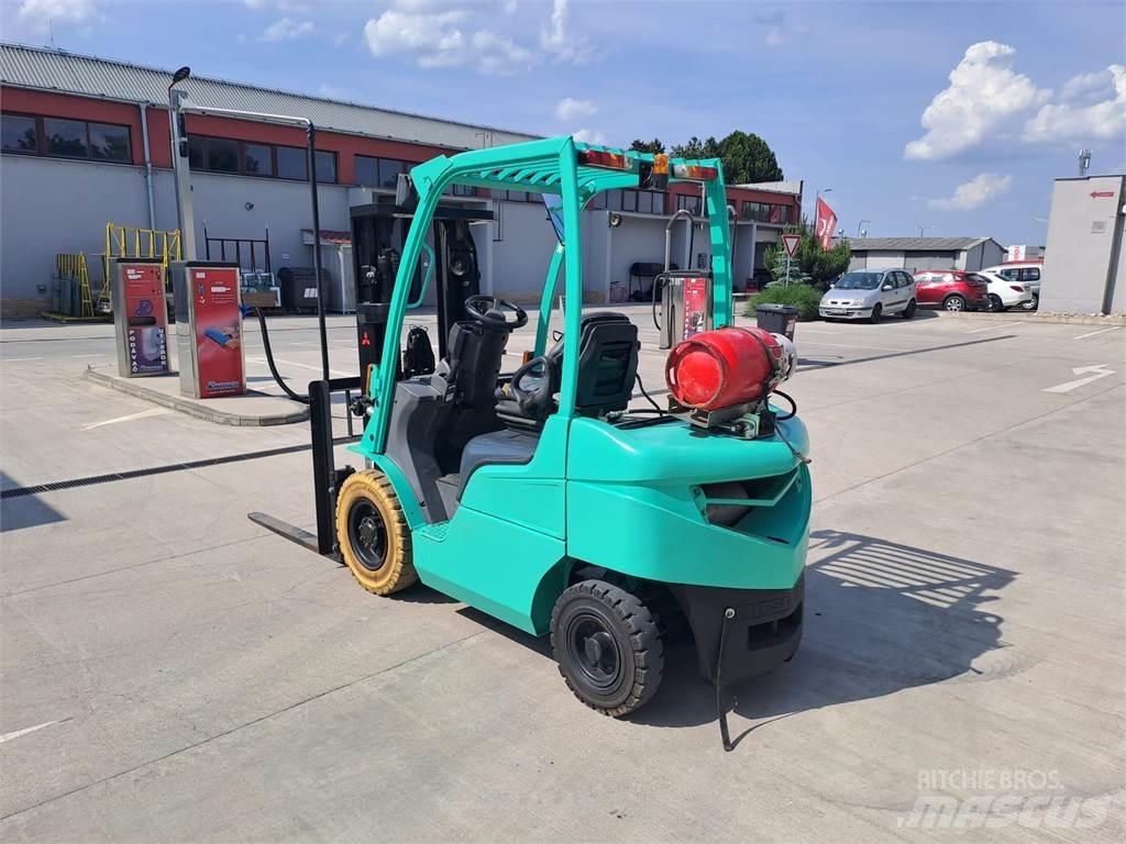 Mitsubishi FG25N Газовые погрузчики