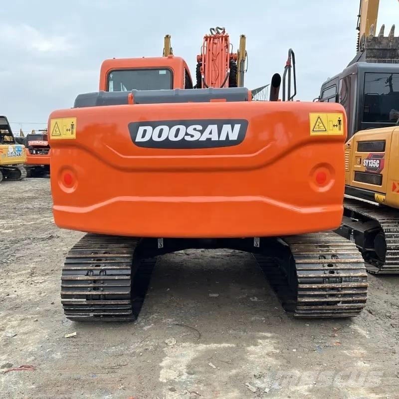 Hitachi ZX 160 Гусеничные экскаваторы