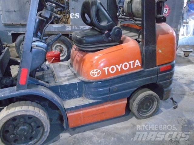 Toyota 52-6 FG U 30 Внедорожные погрузчики