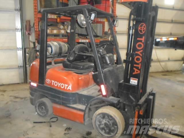Toyota 52-6 FG U 30 Внедорожные погрузчики