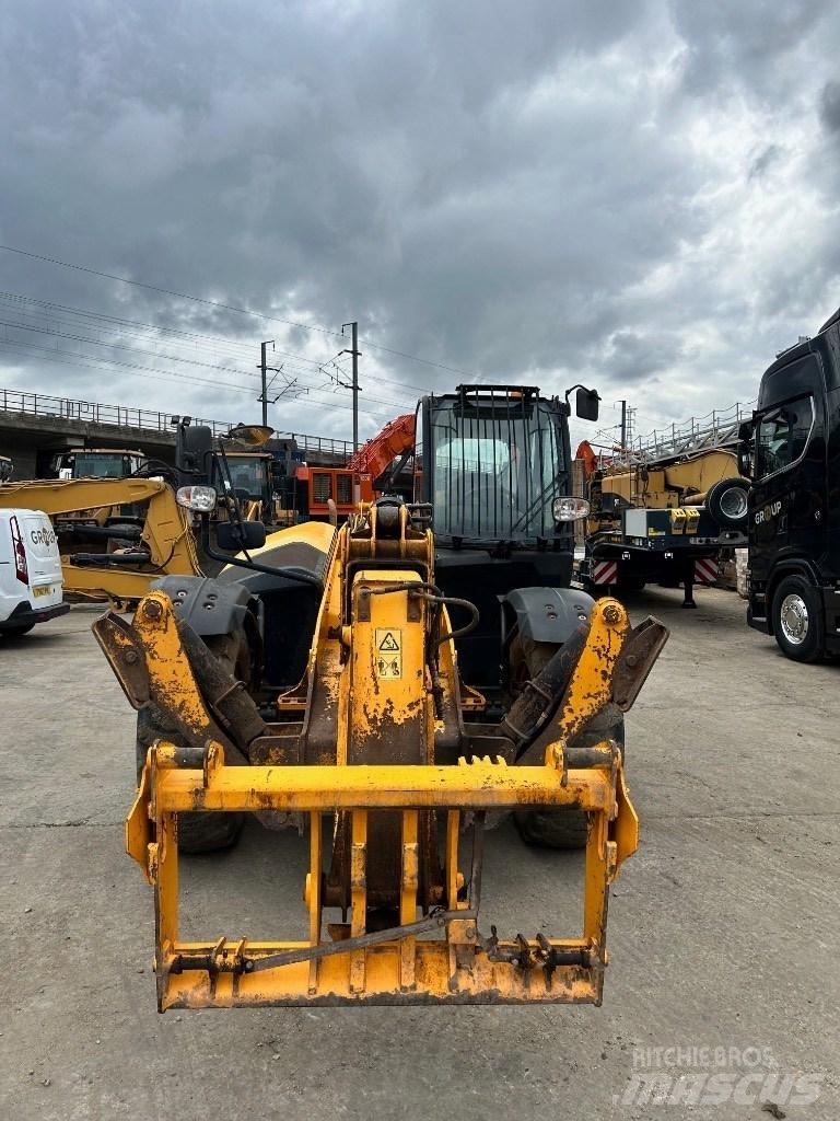 JCB 535-140 Телескопические погрузчики
