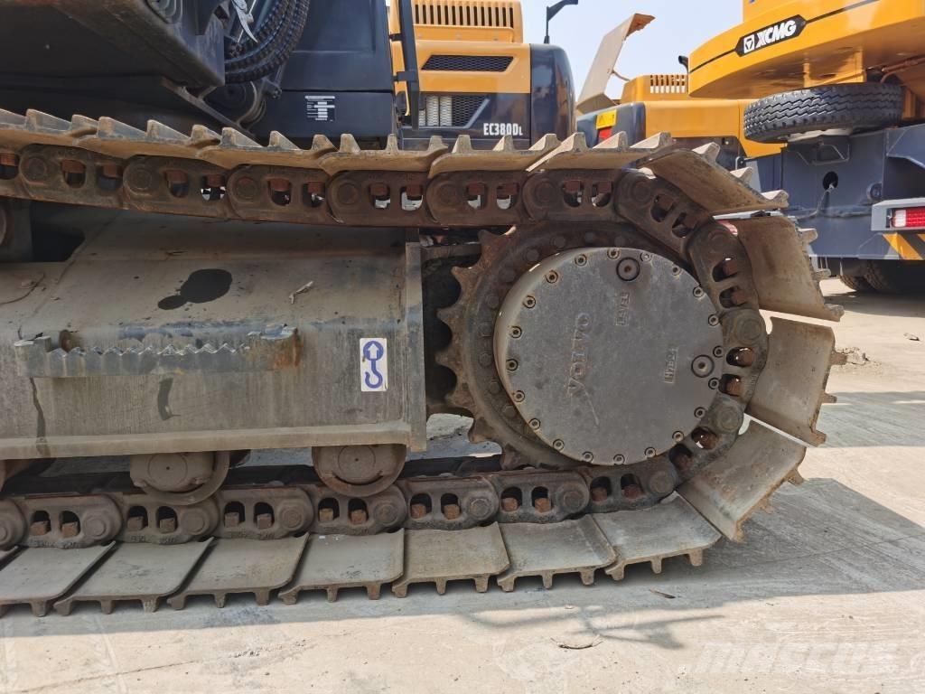 Volvo EC 220 Гусеничные экскаваторы