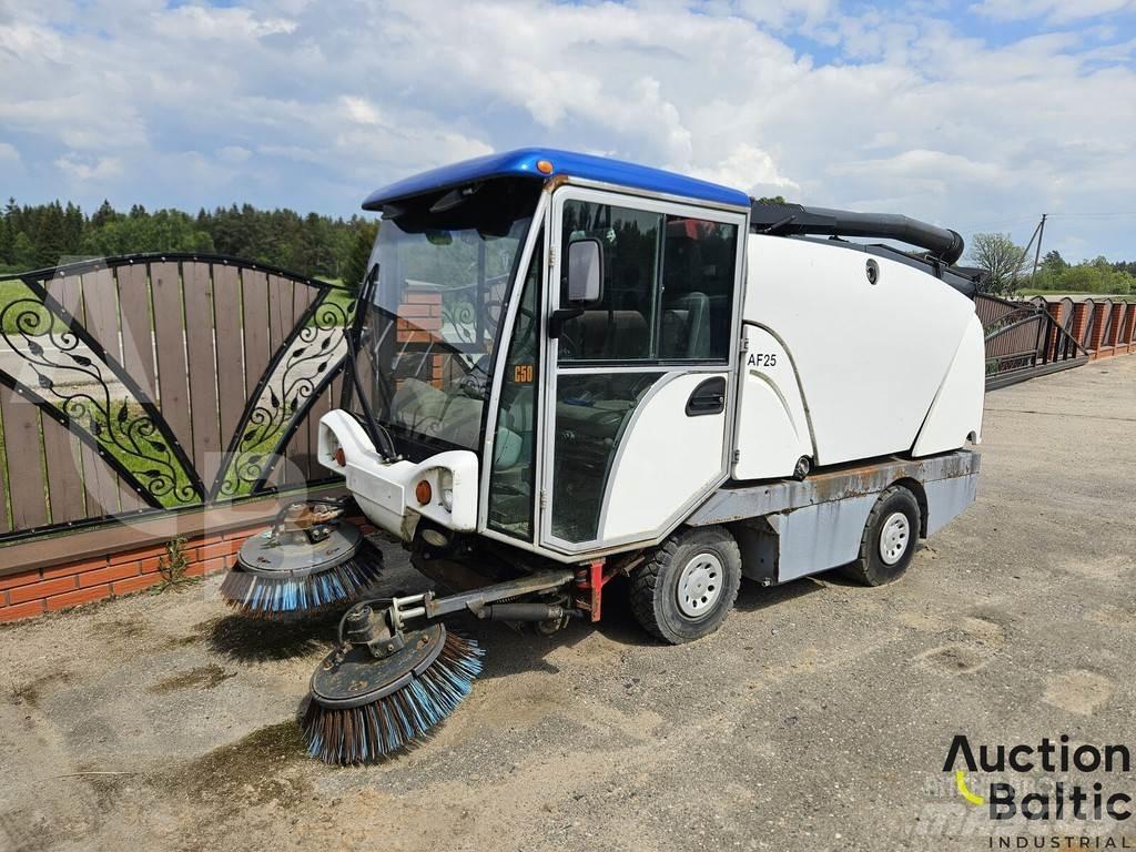 Johnston 142A 101T Вакуумные уборочные машины