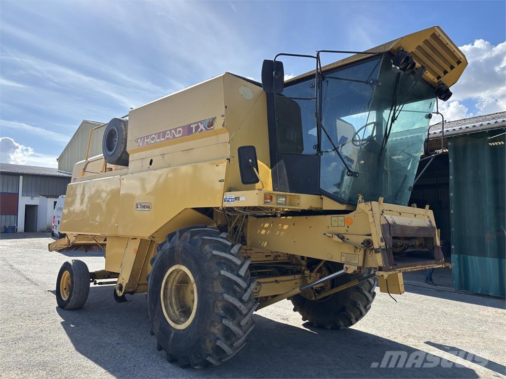 New Holland TX 32 Зерноуборочные комбайны