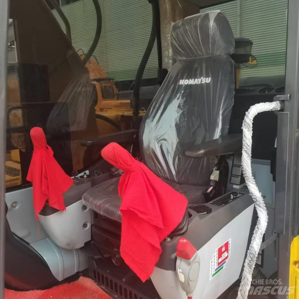 Komatsu 220-8 Мини-экскаваторы