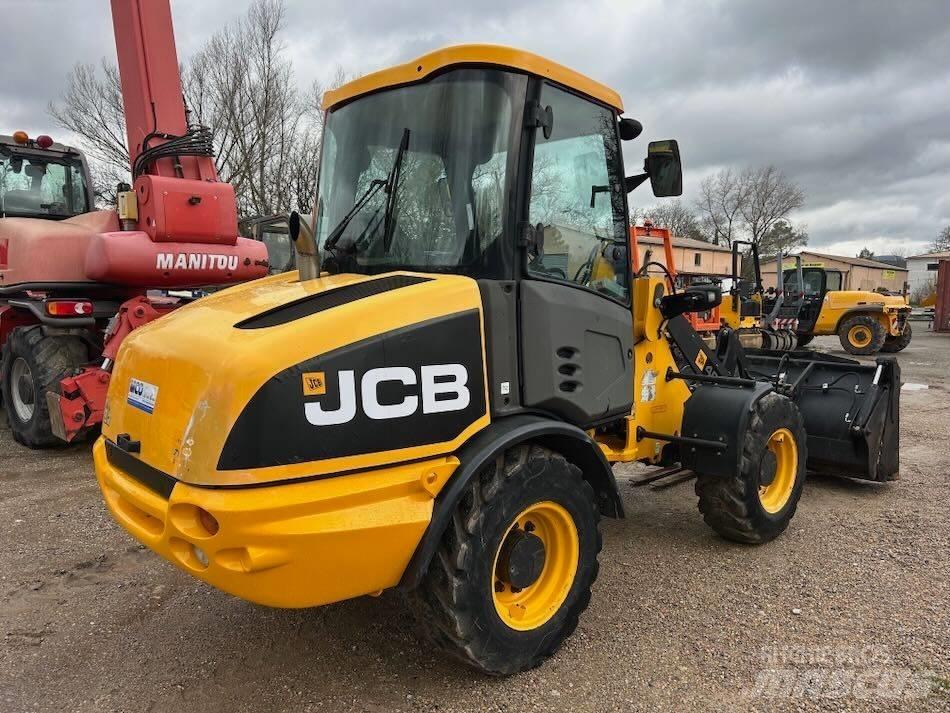 JCB 406 B Фронтальные погрузчики