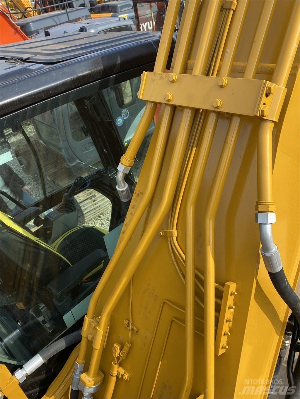 CAT 320 Гусеничные экскаваторы
