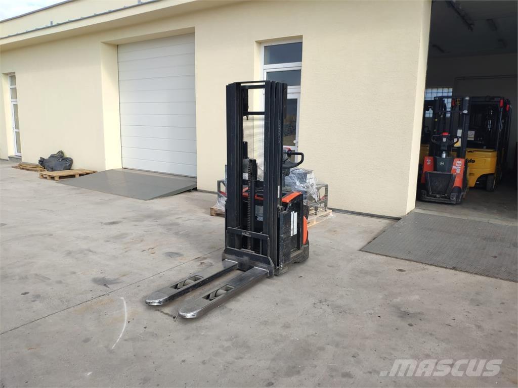 BT SWE120 Самоходные электроштабелёры