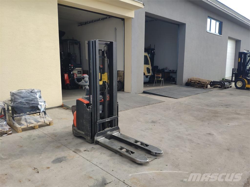 BT SWE120 Самоходные электроштабелёры