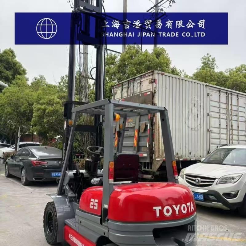 Toyota FD 25 Дизельные погрузчики