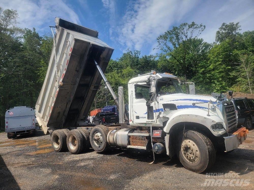Mack 713GU Грузовики-Самосвалы