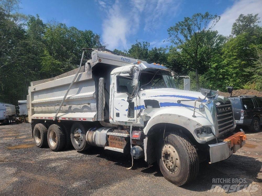 Mack 713GU Грузовики-Самосвалы