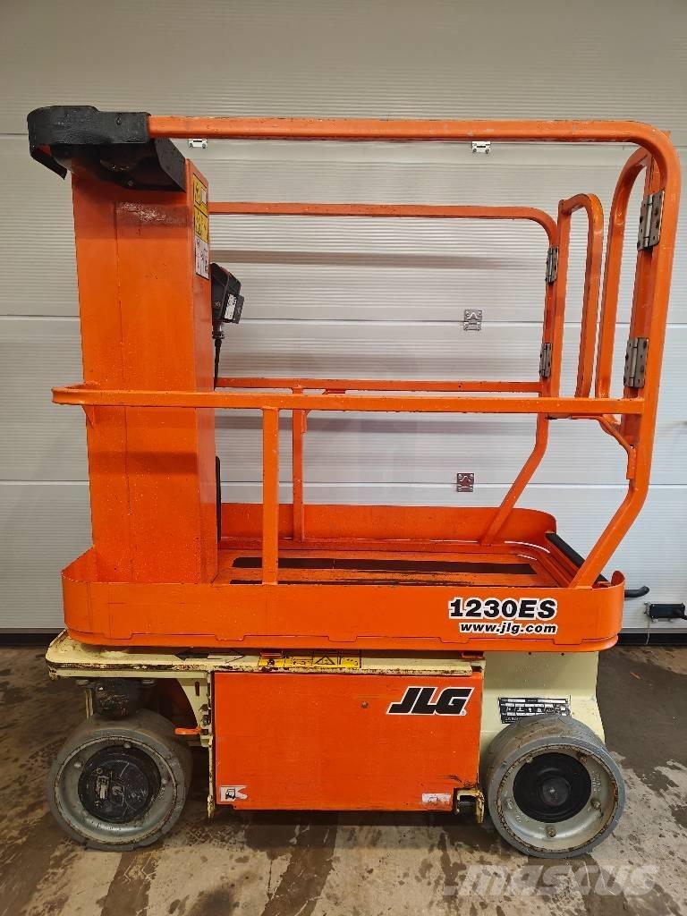 JLG 1230 ES Вертикальные мачтовые подъемники