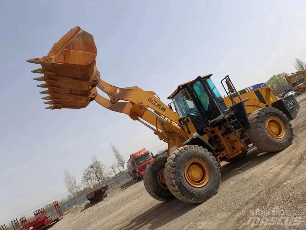 SEM 660D Фронтальные погрузчики