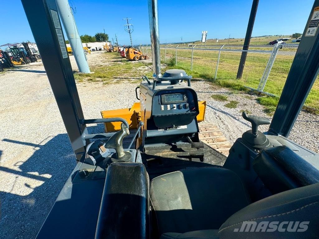 DEERE 450J Гусеничные бульдозеры