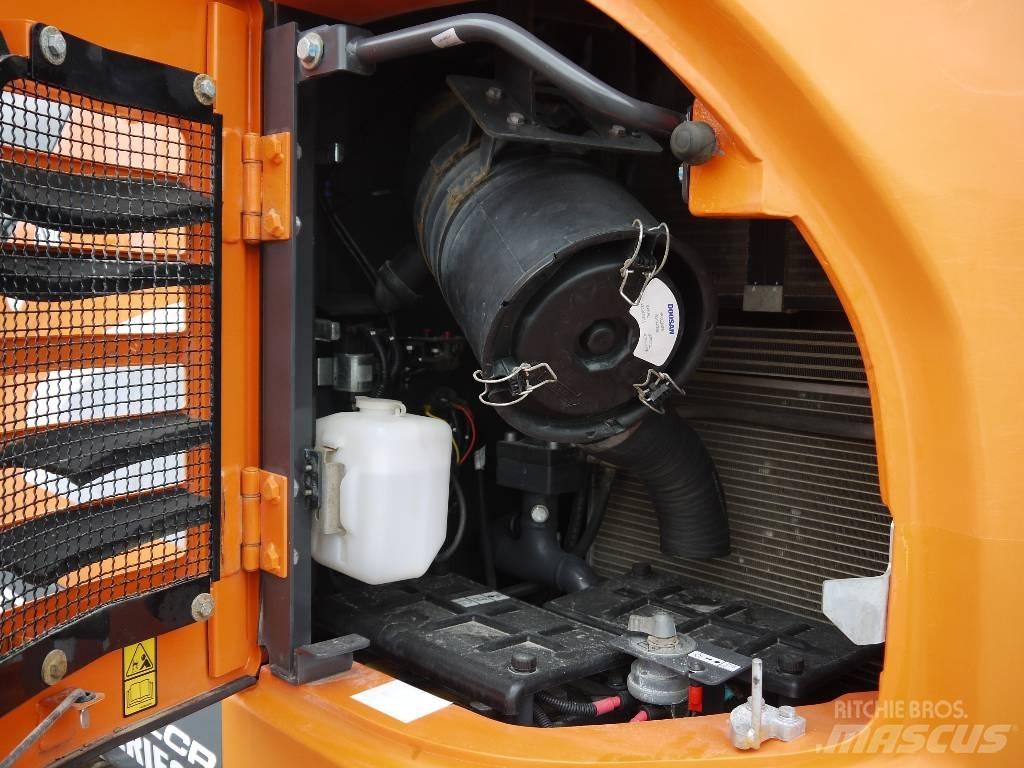 Doosan DX 140 LCR-5 Гусеничные экскаваторы
