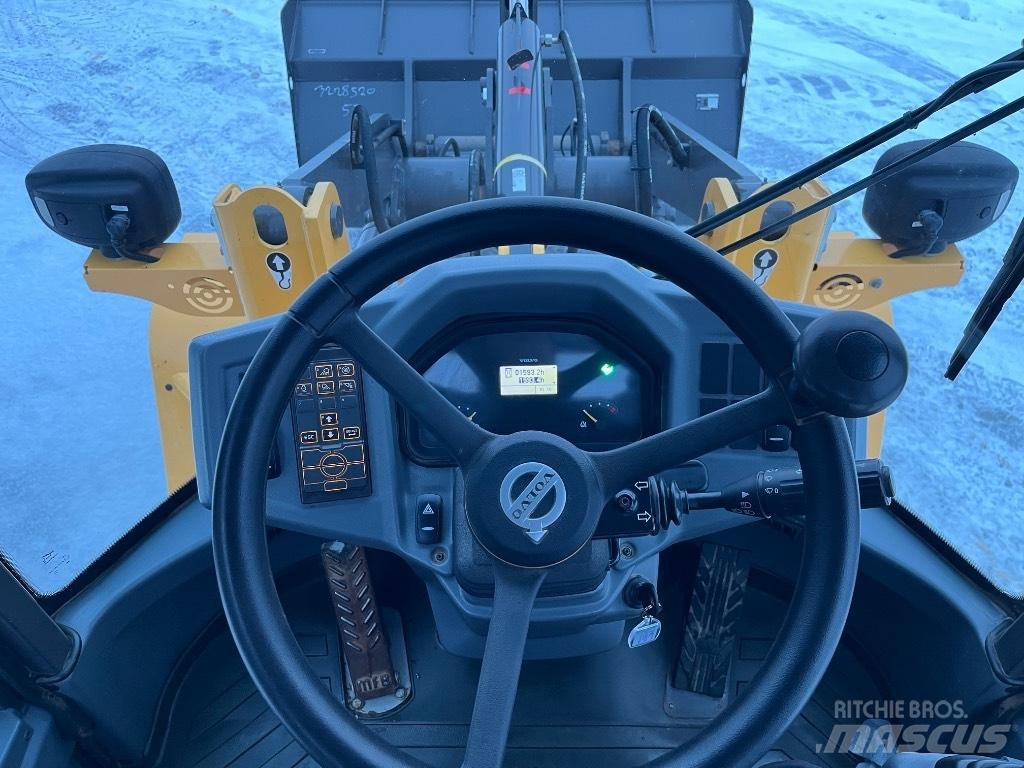 Volvo L 30 G Фронтальные погрузчики