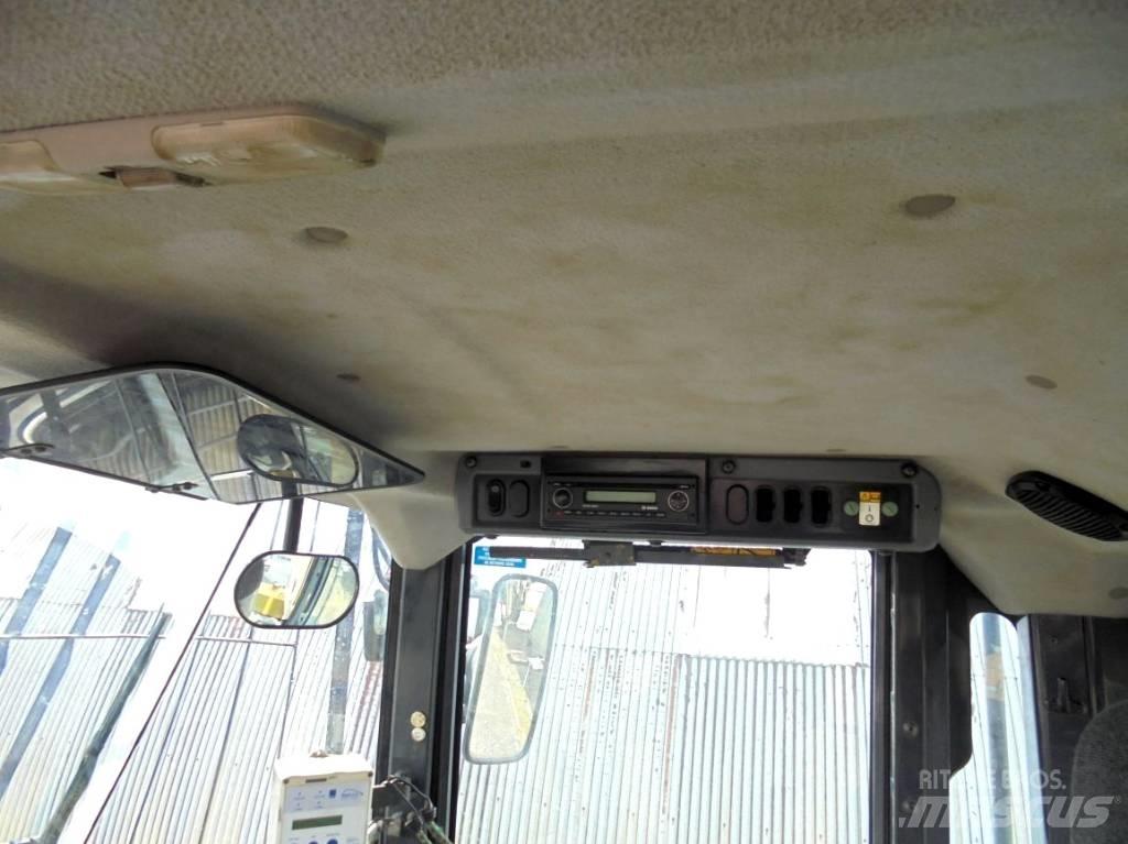 Komatsu WA 270-7 Фронтальные погрузчики