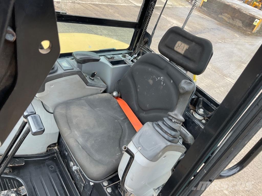 CAT 302.7 D CR Мини-экскаваторы