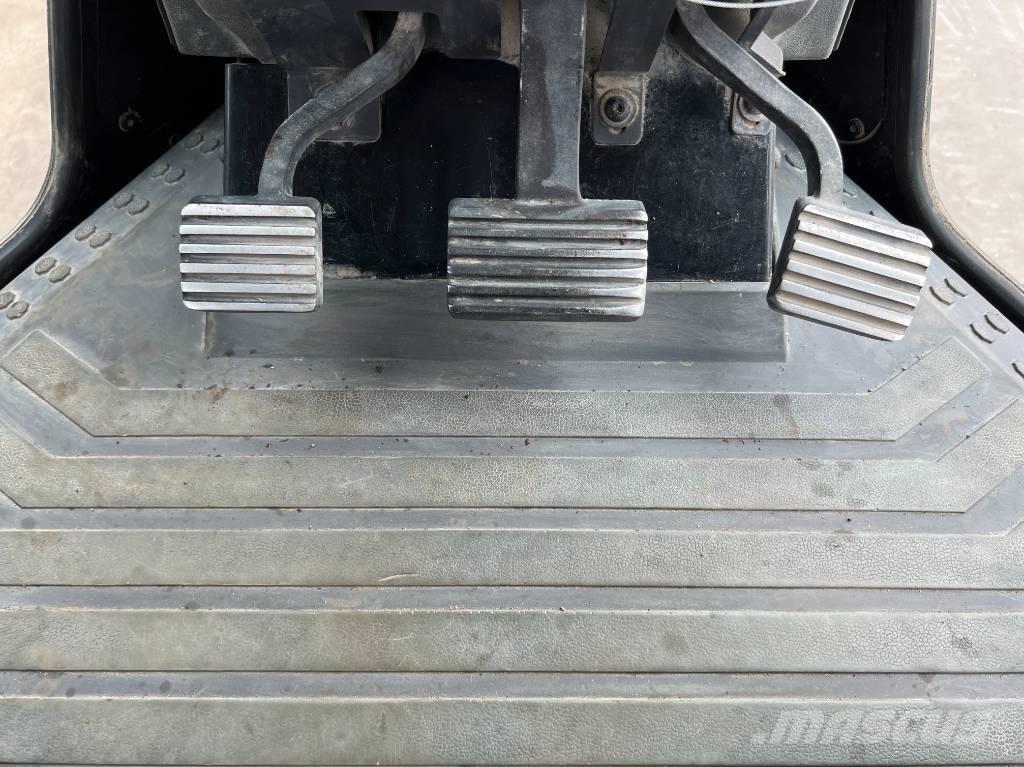 CAT 140M2 AWD Грейдеры