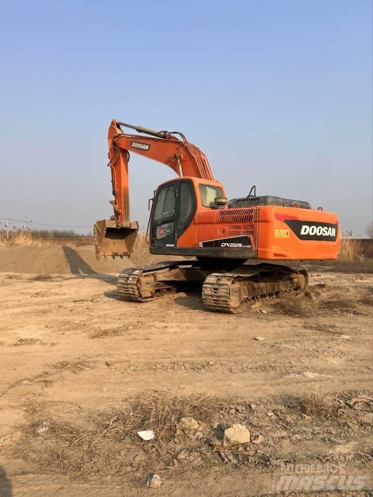 Doosan DX225LC-9C Гусеничные экскаваторы