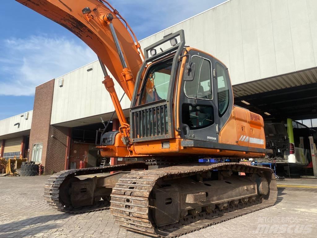 Doosan DX 180 LC Гусеничные экскаваторы