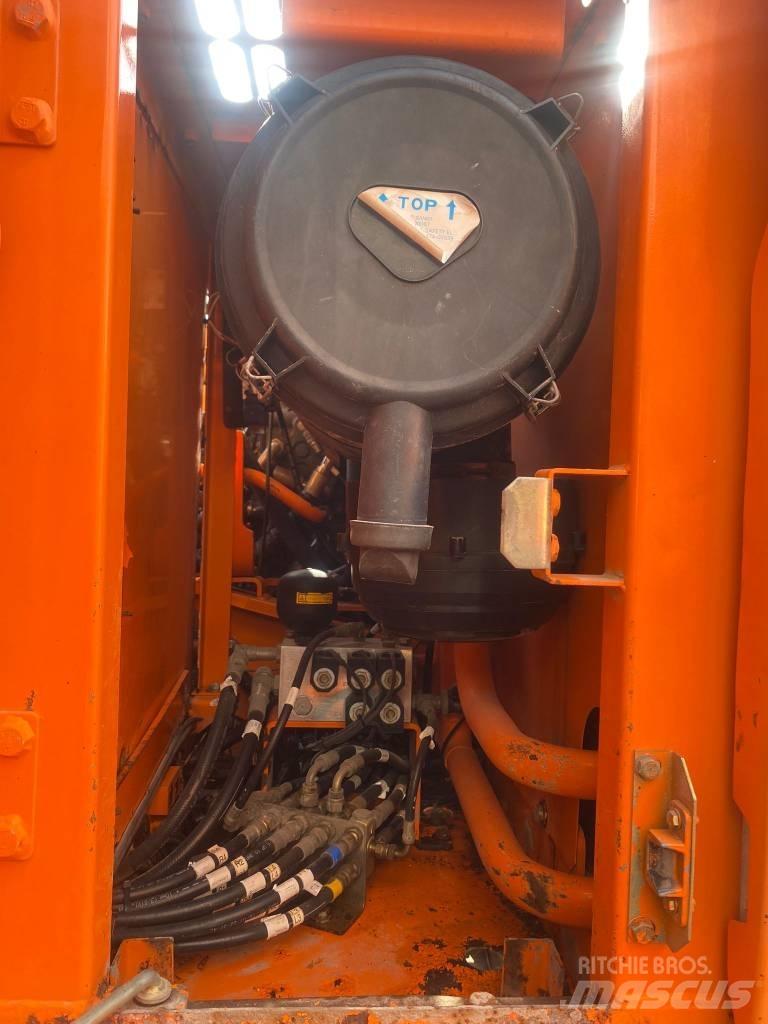 Doosan DX 180 LC Гусеничные экскаваторы