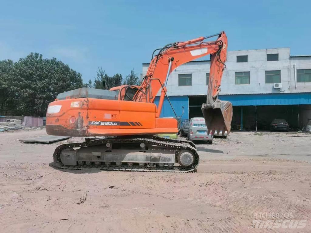 Doosan DX 260 Гусеничные экскаваторы