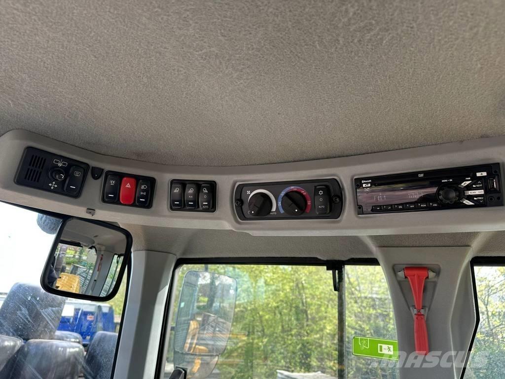 CAT 938 M Фронтальные погрузчики