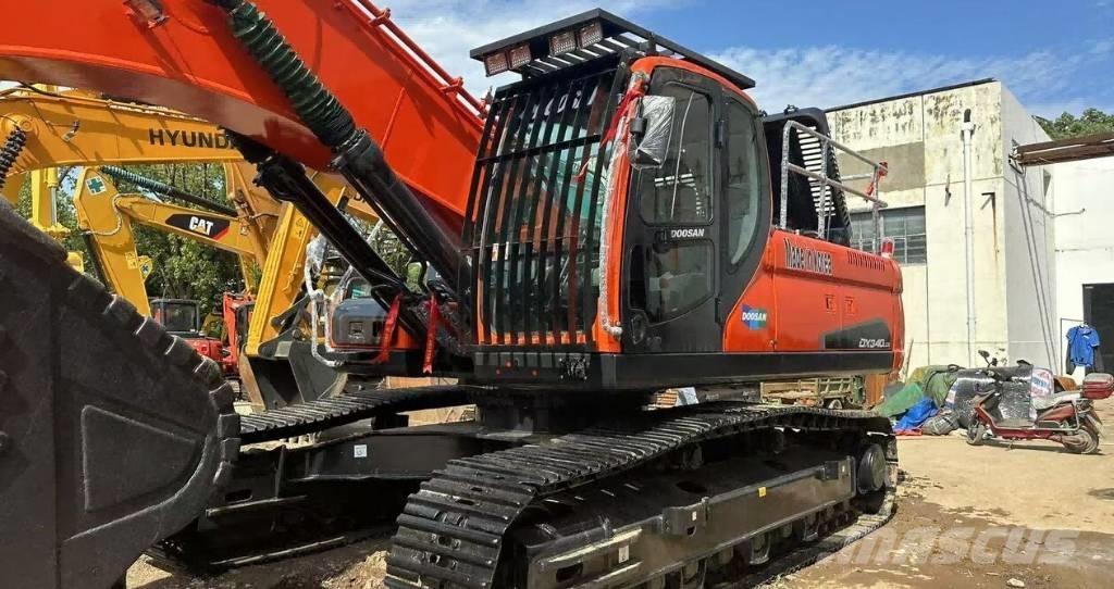 Doosan DX340 Гусеничные экскаваторы