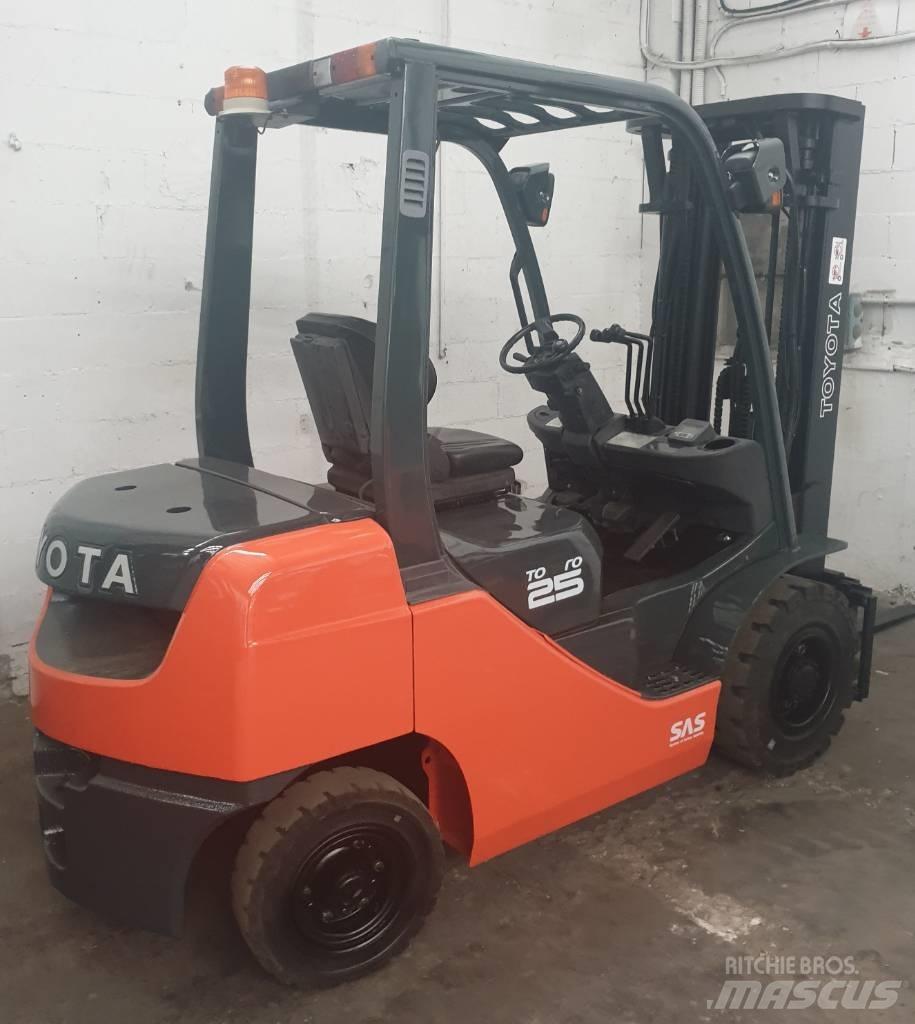 Toyota 52-8 FD 25 Дизельные погрузчики