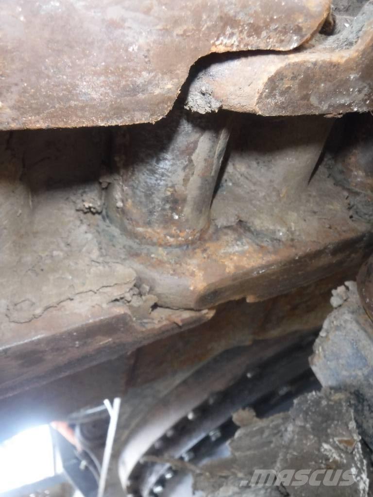 Hitachi ZX 210 LC-6 Гусеничные экскаваторы