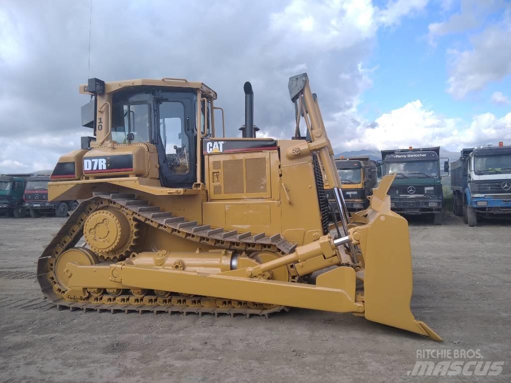 CAT D 7 R Бульдозеры