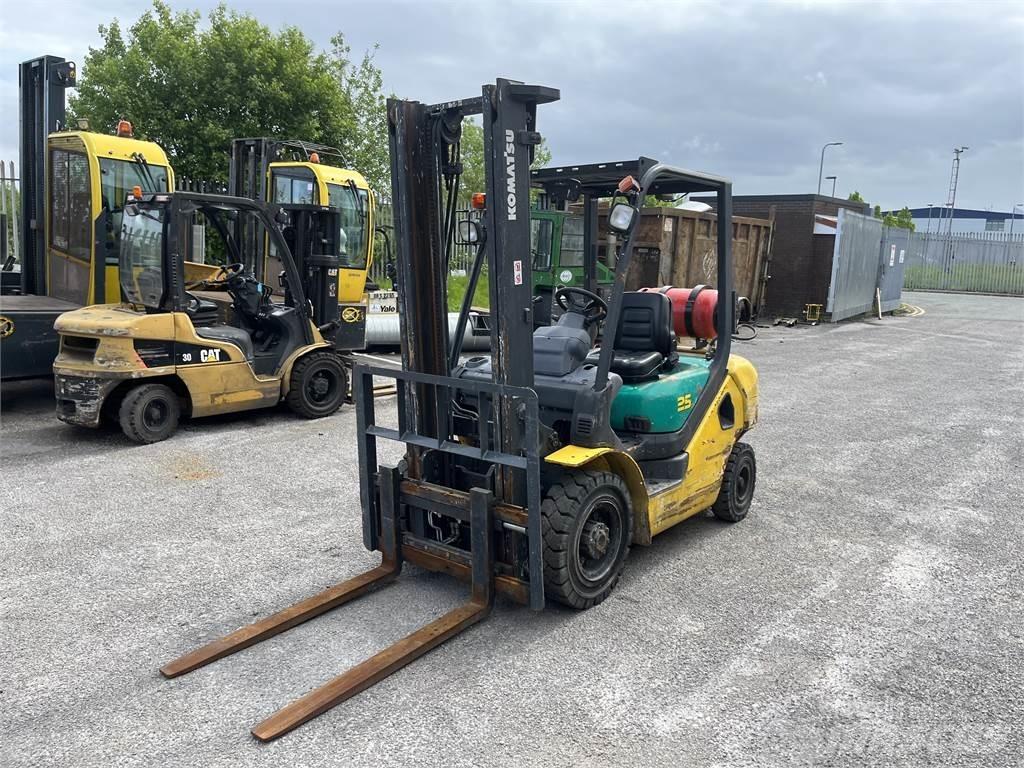 Komatsu FG25HT-16R Газовые погрузчики