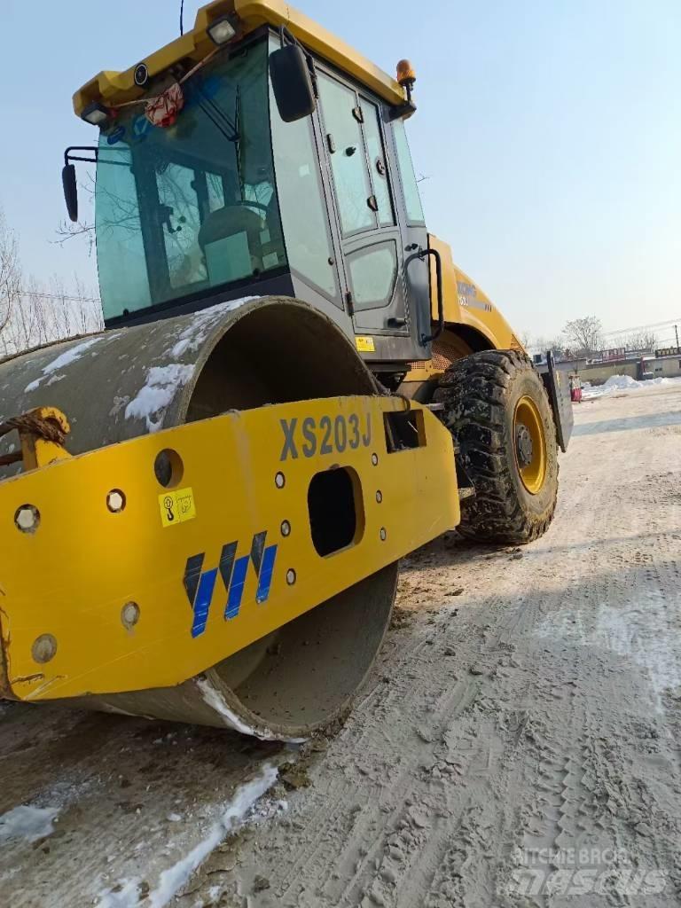 XCMG XS 143J Грунтовые катки