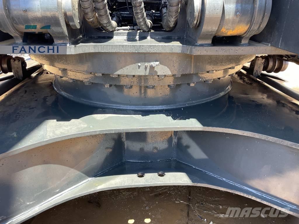 Hyundai 305lC-9T Гусеничные экскаваторы