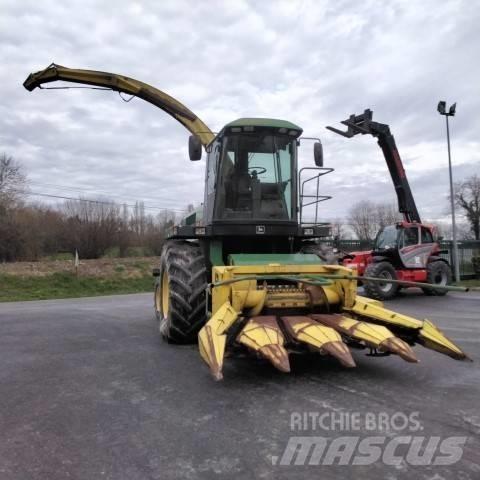 John Deere 6610 Самоходные кормоуборочные комбайны