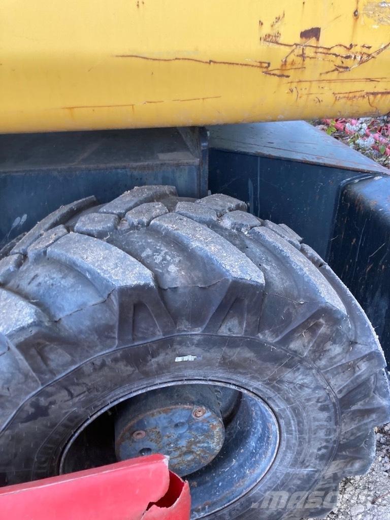 Komatsu PW 140-7 Колёсные экскаваторы