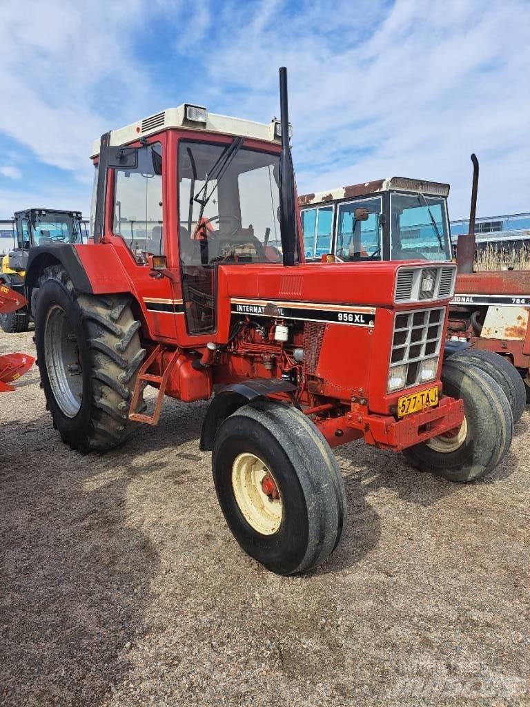 International 956XL Трактора