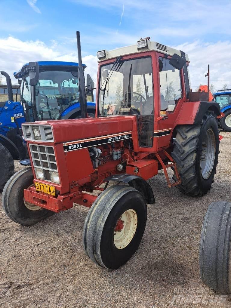 International 956XL Трактора