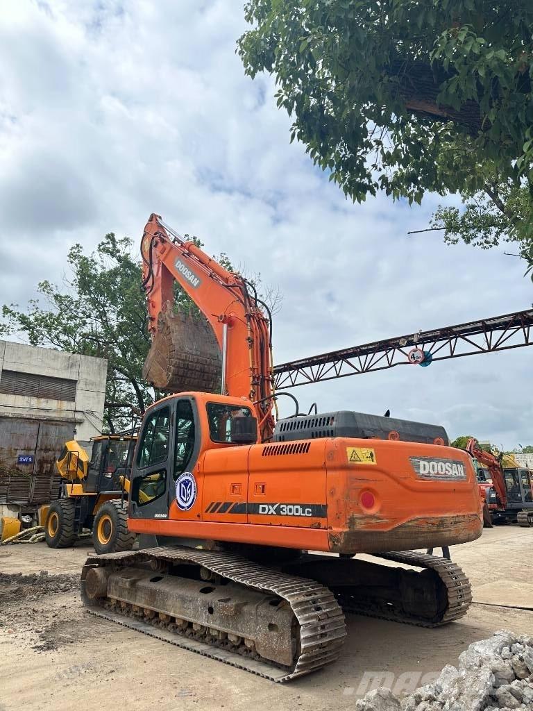 Doosan DX300 Гусеничные экскаваторы