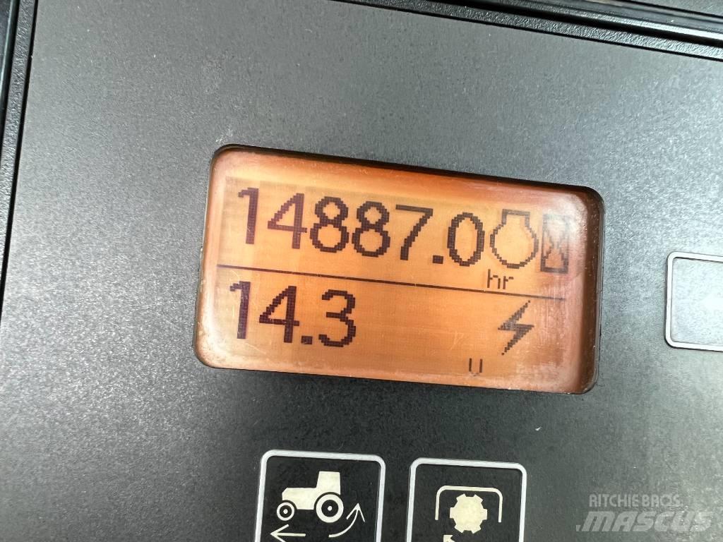 John Deere 8230 Трактора