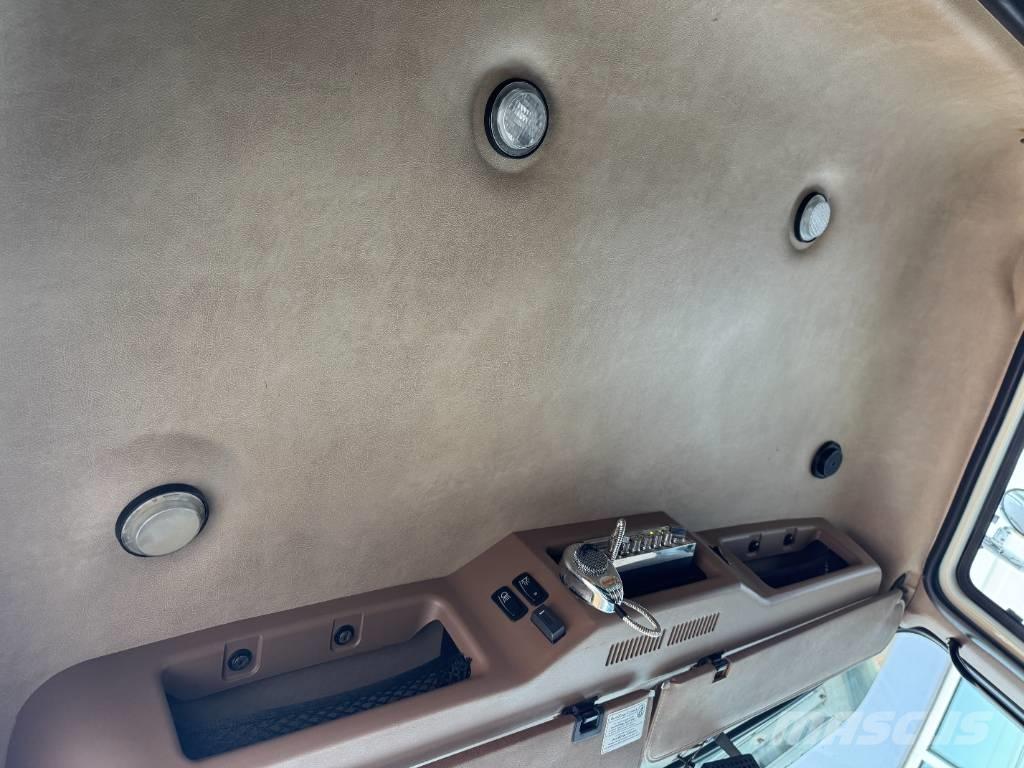 Mack GU713 Грузовики-Самосвалы