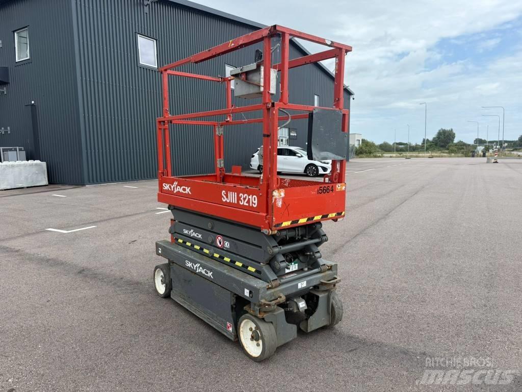 SkyJack SJ 3219 Ножничные подъемники