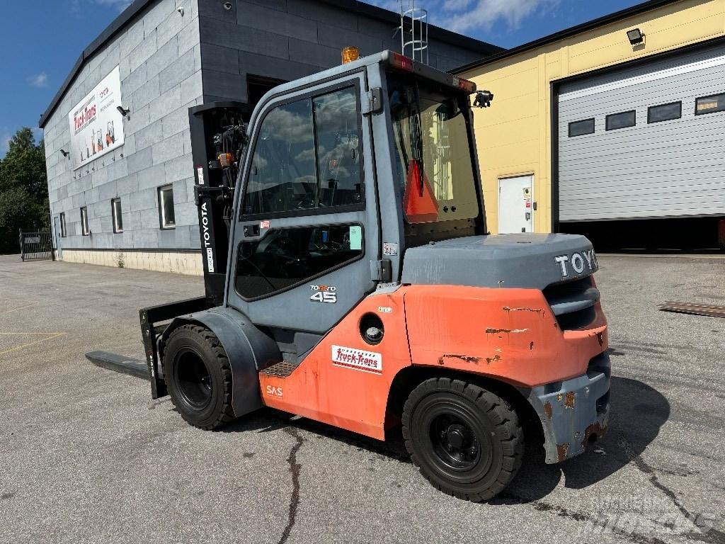 Toyota 40-8FD40N Дизельные погрузчики