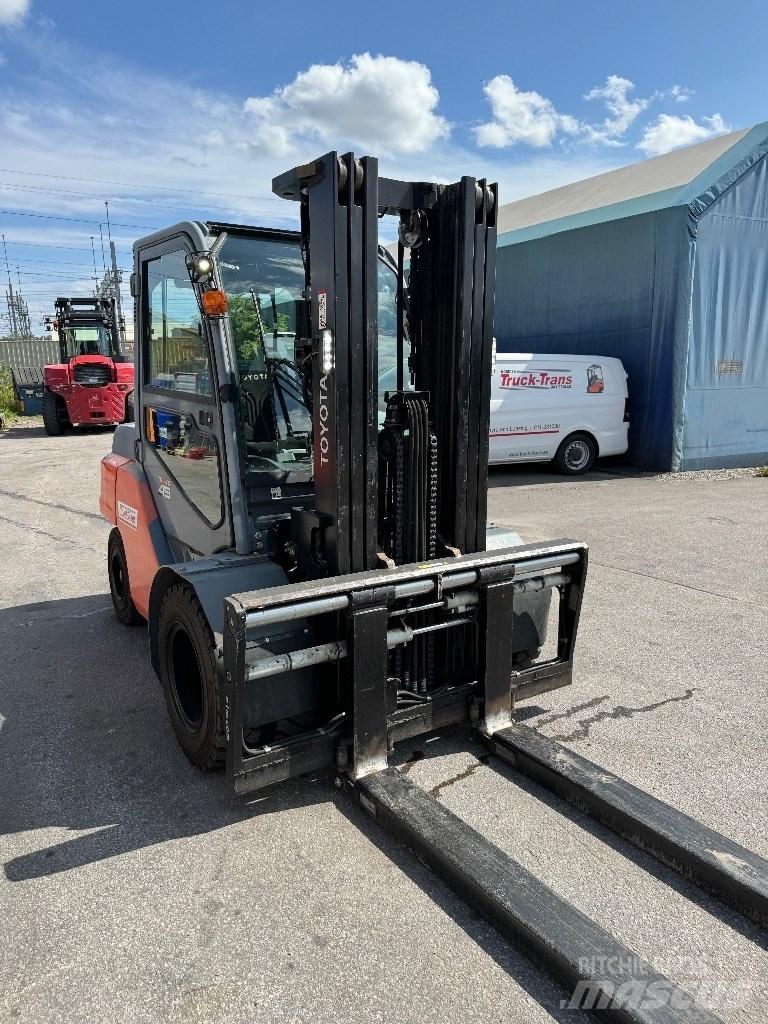 Toyota 40-8FD40N Дизельные погрузчики