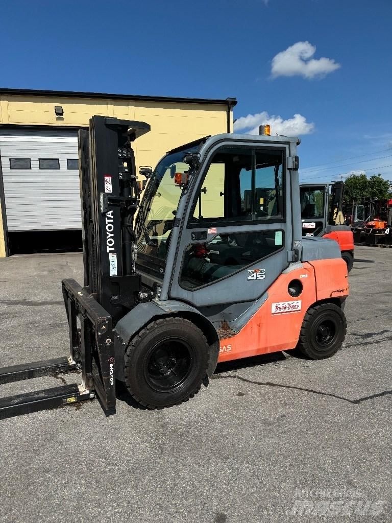 Toyota 40-8FD40N Дизельные погрузчики