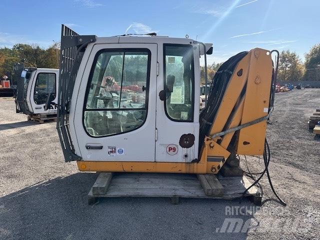 Liebherr A 934 C HD Кабины и интерьер