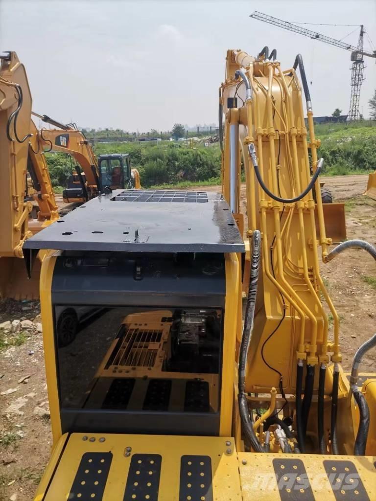 Komatsu PC 220-8 Гусеничные экскаваторы