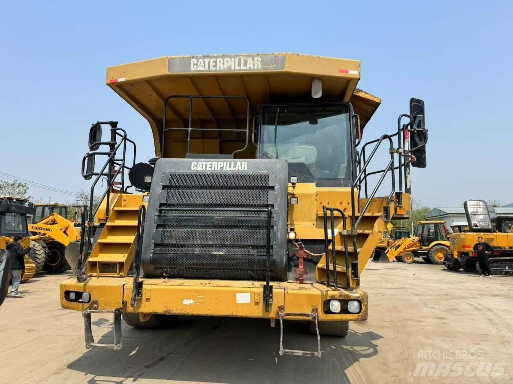 CAT 773 F Карьерные самосвалы